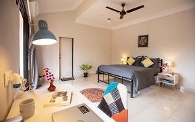 Nomadgao Vila Nova - Social Hotel With Coworking, Fast Wifi, And Goan Charm